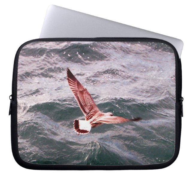 FUNDA PARA PORTÁTIL VOLANDO SEAGULL SOBRE LAS OLAS (Frente)