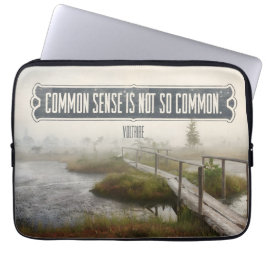 Funda Para Portátil Voltaire Inspiradora cita "sentido común"