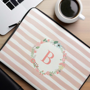 Funda Para Portátil Wreath floral monogramada rosa