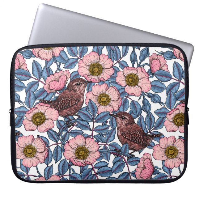 Funda Para Portátil Wrens en los rosas (Frente)