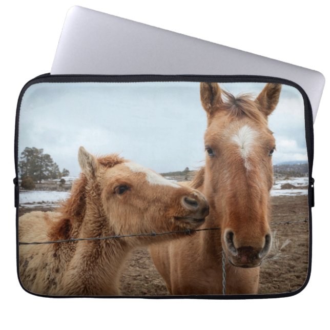 Funda Para Portátil Yegua Madre y Potro (Frente)