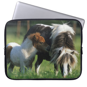 Funda Para Portátil Yegua y potros miniatura 2