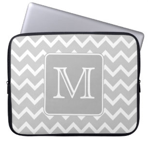 Funda Para Portátil Zigzags grises y blancos con el monograma de