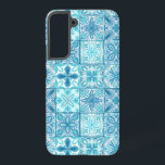 Funda Para Samsung Galaxy S22  Baldosas orgánicas en azul y blanco<br><div class="desc">Baldosas ornamentadas a mano con elementos florales</div>