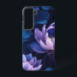Funda Para Samsung Galaxy S22 Estuche Purple Blue Lotus Dark Floral Phone<br><div class="desc">Envuelve tu Samsung Galaxy S22 con un estilo sofisticado con este estuche de teléfono impresionante. Con un cautivador patrón sin fisuras de flores y hojas de loto violeta y azul enmarcadas en un fondo negro oscuro y dramático, este diseño crea una estética elegante, sensible y serena. El detallado ilustracion botánico...</div>