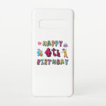 Funda Para Samsung Galaxy S10 Feliz cuarto cumpleaños. 4 años al día.<br><div class="desc">Feliz cuarto cumpleaños. Diseño divertido y lindo cumpleaños con adorable oso de peluche sosteniendo un regalo y un lápiz gracioso escribiendo los deseos de cumpleaños. Un juego perfecto para ropa,  camisetas y accesorios.</div>