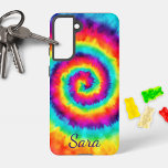 Funda Para Samsung Galaxy S21 Firma de tinte de arcoiris con espiral retro<br><div class="desc">Luminoso y alegre este estilo retro espiral de corbata de arcoiris tye estuche de teléfono celular iluminará tu día! Personalízalo con el nombre o las iniciales que desee.</div>