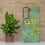 Funda Para Samsung Galaxy S21 Foto inspiradora de flores silvestres amarillas ai<br><div class="desc">Este estuche de teléfono diseñado con fotos muestra el aislamiento de un parche de flores silvestres amarillas en un campo abierto. Personalice el texto, quite el texto o edite utilizando la herramienta de diseño para seleccionar el estilo de fuente, el tamaño y el color que prefiera. Foto ©Patricia AZ Phillips....</div>