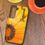Funda Para Samsung Galaxy S22 Naranja Primavera Flash Daisy Fotografía de Clausu<br><div class="desc">Personalizar fácilmente el encantador diseño floral añadiendo texto como un nombre, una cita o un dicho. Este funda está adornado con esta brillante y húmeda foto de cierre de Daisy, naranja de Primavera Africana, que floreció en mi jardín una primavera. Personalice el campo de plantilla con su información, elimine texto...</div>