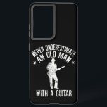 Funda Para Samsung Galaxy S21 Ultra Nunca subestimes a un anciano con una guitarra<br><div class="desc">Un producto musical. Ideal para guitarristas clásicos y acústicos. Este diseño de té Guay de los viejos hombres es el regalo perfecto para el viejo, papá y el abuelo. Un gran regalo si tocas instrumentos musicales como guitarra eléctrica, bajo o guitarra clásica. Nunca subestimes a un anciano con una huella...</div>