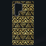 Funda Para Samsung Galaxy S22 Ultra Patrón geométrico tribal de oro y negro<br><div class="desc">Elegante ilustracion manual de patrón brillante dorado y geométrico negro.</div>