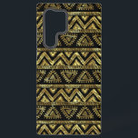 Funda Para Samsung Galaxy S22 Ultra Patrón geométrico tribal de oro y negro<br><div class="desc">Elegante ilustracion manual de patrón brillante dorado y geométrico negro.</div>