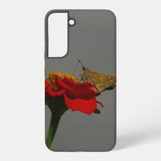 Funda Para Samsung Galaxy S22+ Polilla y Zinnia Roja