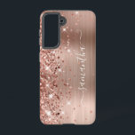 Funda Para Samsung Galaxy S21 Rosa Purpurinoso de oro Relieve metalizado Girly S<br><div class="desc">Girly faux brillantemente rosa purpurina de oro destaca en el borde izquierdo, sobre un falso color negro y rosa de Relieve metalizado metalizado rojo oscuro y cepillado. La firma moderna de las gafas presenta un elegante tipo de letra de caligrafía blanca con colas decorativas en formato vertical. Personalizar los estilos...</div>