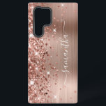 Funda Para Samsung Galaxy S22 Ultra Rosa Purpurinoso de oro Relieve metalizado Girly S<br><div class="desc">Girly faux brillantemente rosa purpurina de oro destaca en el borde izquierdo, sobre un falso color negro y rosa de Relieve metalizado metalizado rojo oscuro y cepillado. La firma moderna de las gafas presenta un elegante tipo de letra de caligrafía blanca con colas decorativas en formato vertical. Personalizar los estilos...</div>