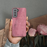 Funda Para Samsung Galaxy S21 Shabby Elegant Girly Pink Name<br><div class="desc">Tono rosa bonito en el diseño del tono. El fondo tiene el aspecto de una pieza vintage envejecida. La adición de un gran florecimiento floral en los mismos tonos que el fondo añade un toque de elegancia que pone este diseño en la parte superior. Añade tu nombre para que sea...</div>