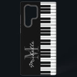 Funda Para Samsung Galaxy S22 Ultra Teclas de piano en blanco y negro monograma person<br><div class="desc">Funda para Samsung Galaxy con teclas de piano en blanco y negro monograma. Diseño de monograma elegante para pianista,  pianista,  profesor de música,  instructor,  etc. Diseño de teclado con plantilla de nombre personalizado. Para hombres,  mujeres y niños adolescentes.</div>