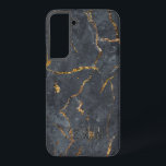 Funda Para Samsung Galaxy S22  Textura de mármol de lujo negro y dorado<br><div class="desc">Impresión de imagen de mármol falso en blanco y negro y dorado. Monograma opcional.</div>
