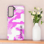 Funda Para Samsung Galaxy S21 Tonos rosas y camuflaje blanco<br><div class="desc">Este diseño presenta un fondo de camuflaje rosa y blanco. Rellene el campo de plantilla con el texto,  quite el texto o edite utilizando la herramienta de diseño para seleccionar un estilo de fuente,  tamaño y color que prefiera.</div>