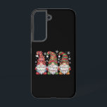 Funda Para Samsung Galaxy S22 Tres Gnomes Navidades rojos rojos rotos en búfalo<br><div class="desc">Tres Gnomes Navidades rojos rojos rotos en búfalo</div>