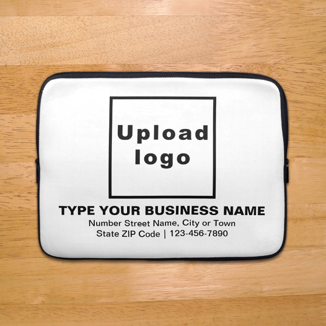 Funda portátil blanca de marca comercial (Your business brand on white laptop sleeve.)