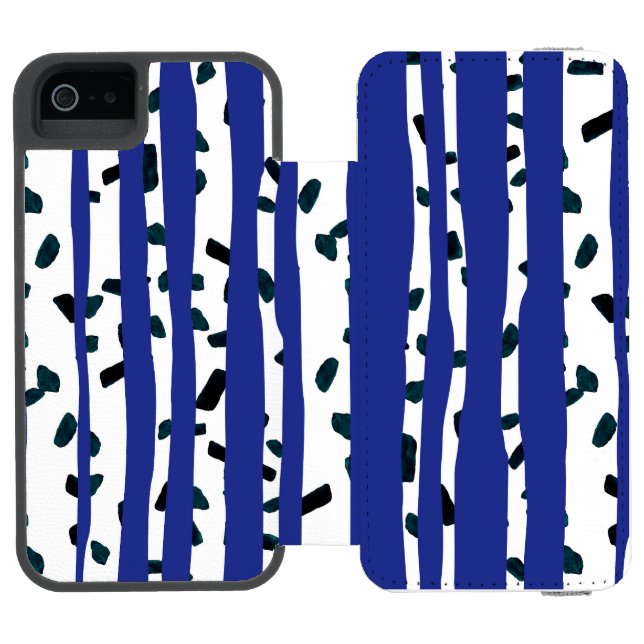 Funda Tipo Cartera Para iPhone De Incipio Birch Tree Trunks on Blue (Folio abierto)