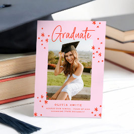 Funky Invitación moderna de graduación rosa y rojo