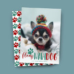 Funny Feliz Navidad Dog Photo Navidades<br><div class="desc">Funny tarjeta de Navidades de fotos de perro "Feliz Navidad" incluye una foto de tu perro con un saludo de vacaciones "Fleas Navidog" e impresión de pata. El lado inverso es un patrón de impresión de pata rojo y verde. Personaliza con una foto favorita de tu perro.</div>