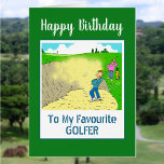 Funny Happy Birthday Golfer<br><div class="desc">La divertida tarjeta de cumpleaños de Golfer. Atrapado en un búnker. Personaliza con tus propios detalles y mensajes. Golfer está atascado en un búnker. El jugador de golf intenta sacar su pelota de la basura de arena. Divertido personalizado de colores de la gente jugando al golf.</div>
