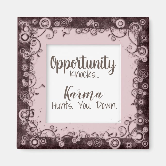 Funny Karma te persigue por el imán (Frente)