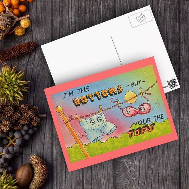Funny tarjeta postal de ropa de habla de época (Funny pants bra with eyes on salmon pink postcard with text  I'm the bottoms but you are the tops".)
