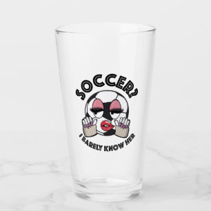 ¿Fútbol? Apenas conozco su vaso de cerveza