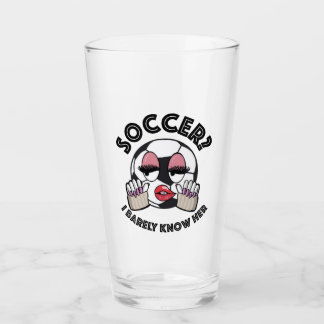 ¿Fútbol? Apenas conozco su vaso de cerveza