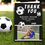 Fútbol / Deportes de fútbol Gracias tarjeta de ent<br><div class="desc">Black and White Soccer / Football Sports Gracias Tarjeta de entrenador. Fútbol gracias tarjeta de entrenador con foto, gracias texto, nombre del entrenador, nombre del equipo, año, nombre y pelotas de fútbol. Dentro de la carta hay más pelotas de fútbol. Tarjeta de agradecimiento por foto - agrega tu foto a...</div>