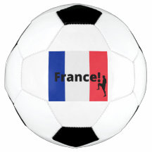 Futbolista francés usa el punto como pelota