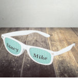 Gafas De Fiesta Retro BRIDE Reception Shower Bridal Wedding Party Mr. Mr<br><div class="desc">Cariño, fiesta en estilo con estas divertidas gafas de sol de la fiesta de bodas. ¡Perfecto para la celebración del día de la boda, soltera, compromiso o fiesta de Jack & Jill! Busque la coordinación de las sombras de novia y novio y otras bodas. Sus invitados los amarán y harán...</div>