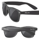 Gafas De Sol Boda de nombres de script personalizados del mejor<br><div class="desc">Añada el nombre del Mejor Hombre al personalizar en una tipografía de escritura moderna. Otro lado dice Mejor hombre pero puede cambiarse para que se adapte a tu ocasión.</div>
