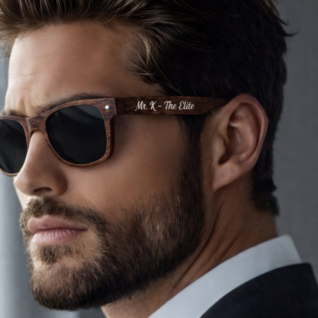 Gafas de sol de madera para él – 2026 Personalizad (He doesn’t chase attention.
He owns the moment.)