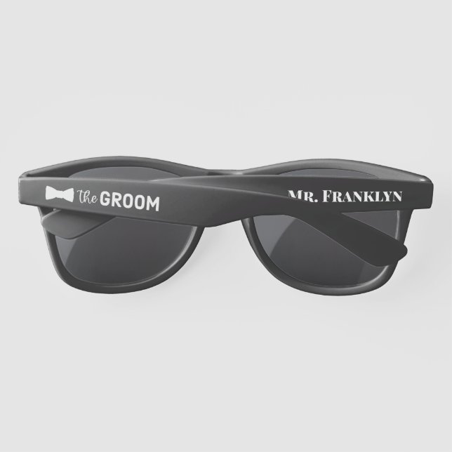 Gafas De Sol Día de la Boda Groom Personalizada (Reverso)