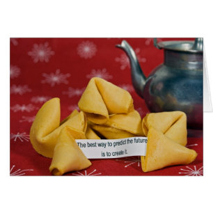galleta de la fortuna con tetera antigua