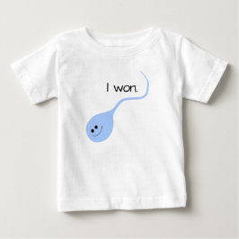 Gané una camiseta azul divertida para bebé