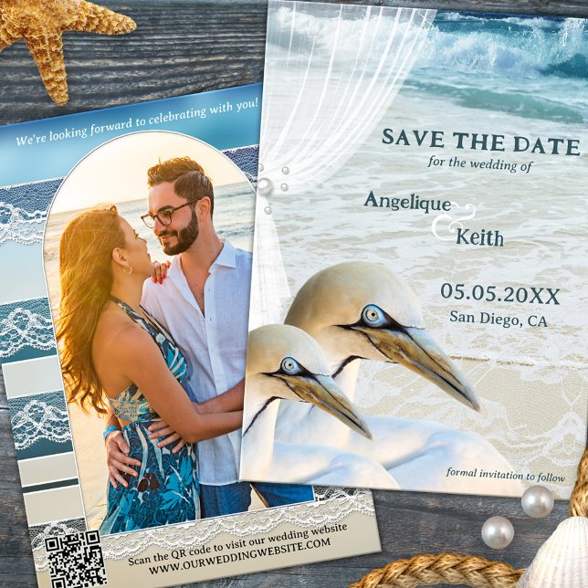 Gannet Beach QR Código Foto Guardar tarjeta de fec (Save the Date destination wedding card featuring a romantic design with gannets on a beach)