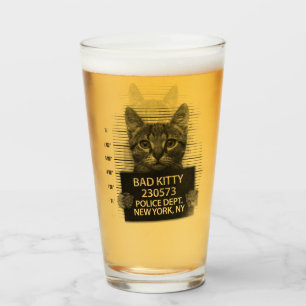 Gata mala foto de policía arrestada cerveza divert