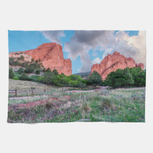 Gateway Rocks Garden Of The Gods Kitchen Toalla