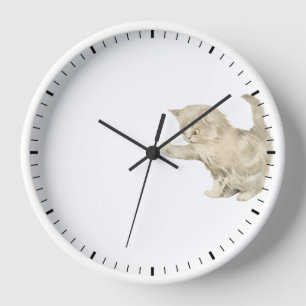 Gatito jugando con las manos del reloj - Reloj de