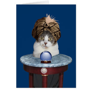 Gatito psíquico divertido que piensa en usted