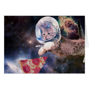 Gato astronauta cazando una porción de pizza