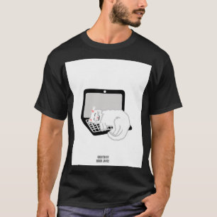 Gato blanco durmiendo en la camiseta negra de los 