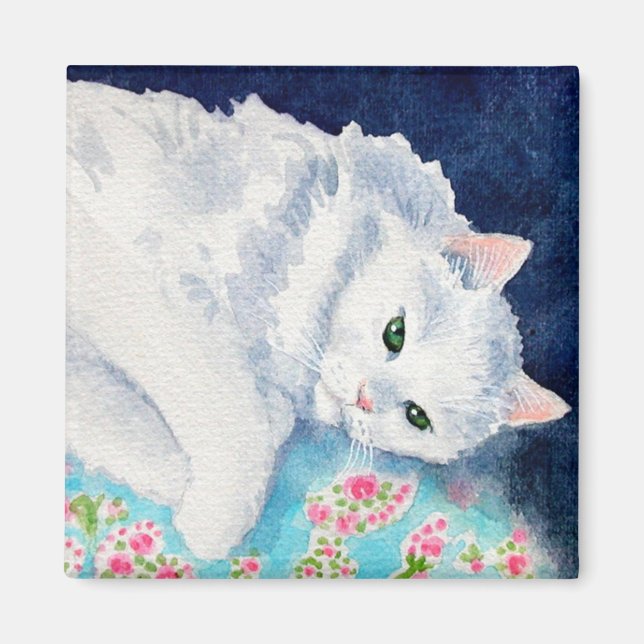 Gato blanco sobre el imán de colcha floral (Frente)