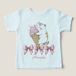Gato con cono de helado y camiseta de bebé